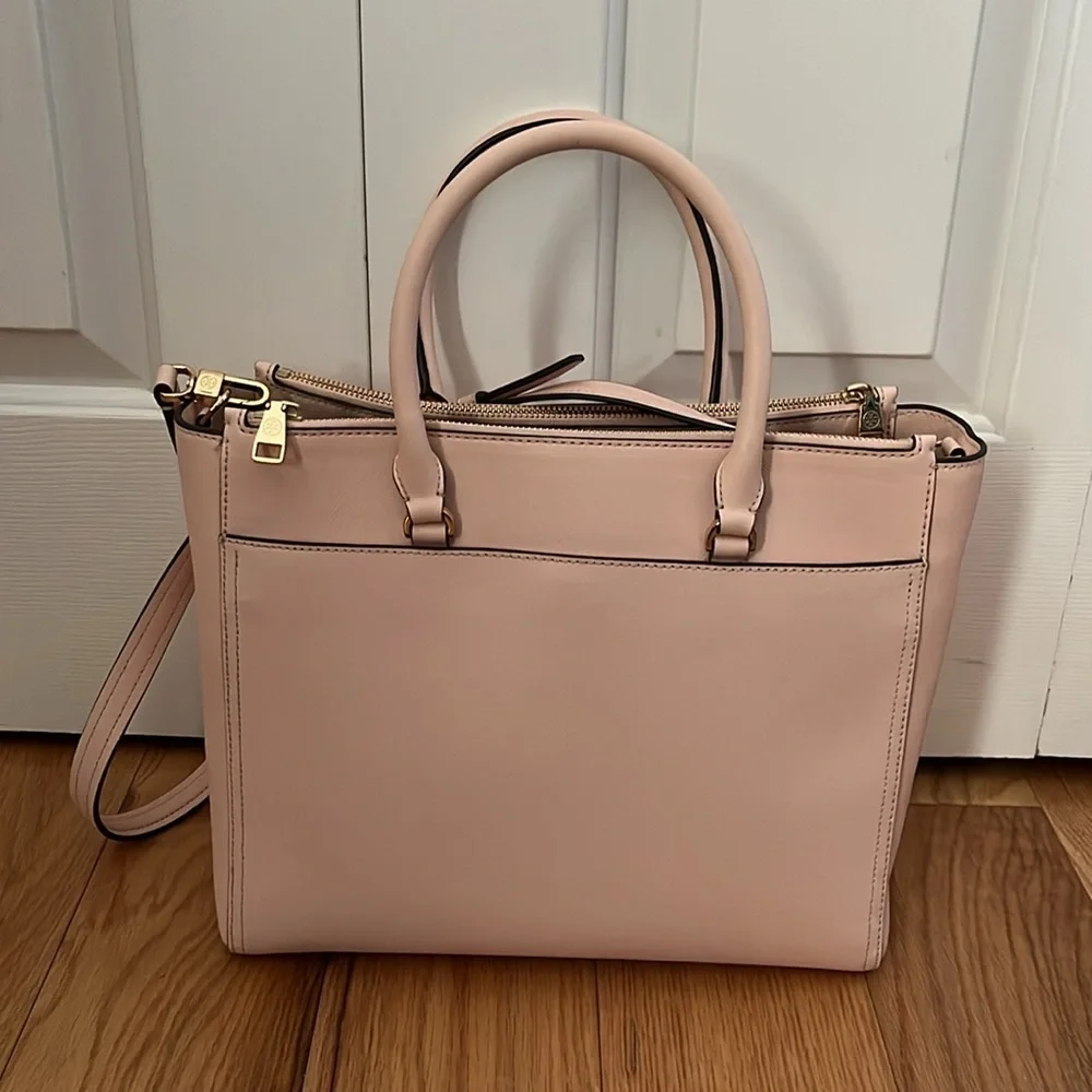 NWOT Tory Burch Saffiano Leather Pink Robinson double zip tote bag